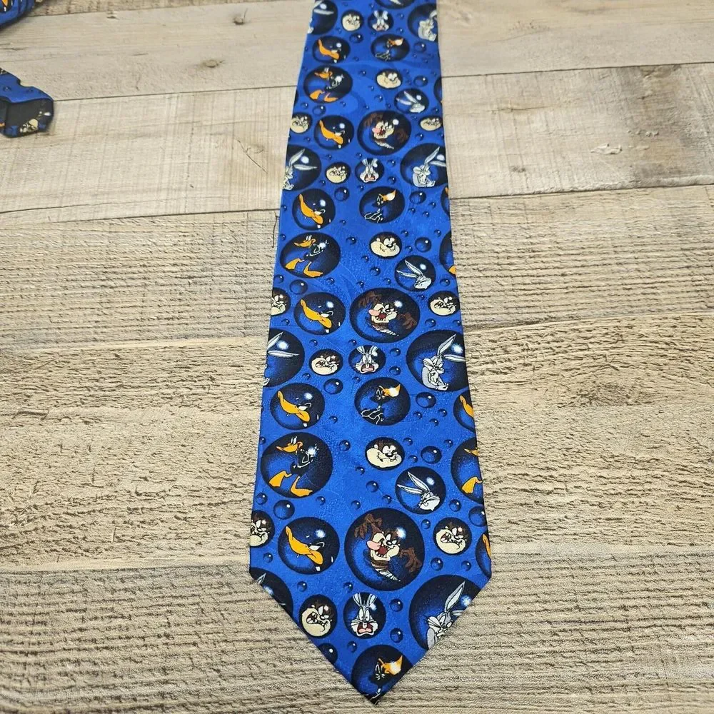 Looney Tunes Mania Necktie Mens 100% Silk Tie‎ Blue Colorful Cartoon Bugs Bunny